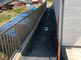 通気性のよい境界フェンス