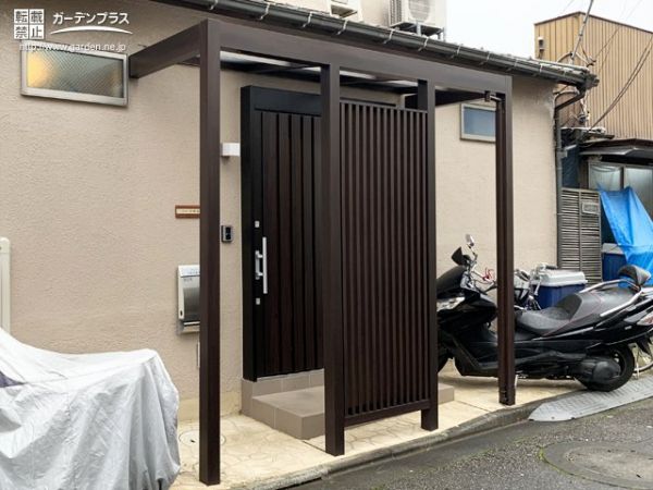 No.12699 玄関まわりに格調高い和の趣を感じさせるテラス屋根設置工事