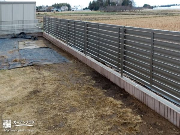 土砂の流出を防ぐ境界フェンス設置工事