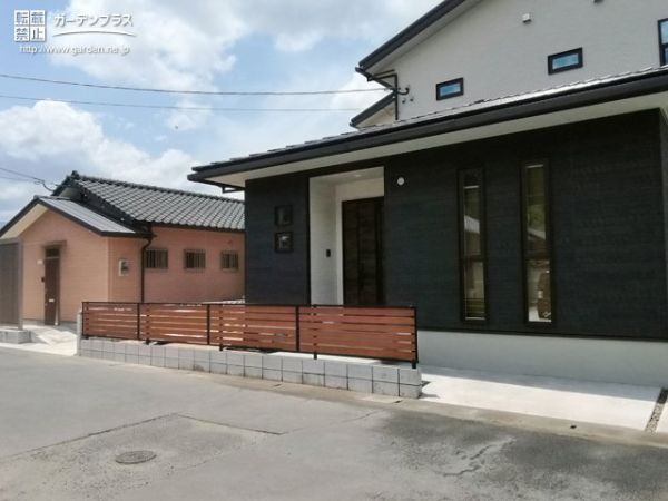 No.13078 和モダンな建物の重厚さを引き立てる新築外構一式工事