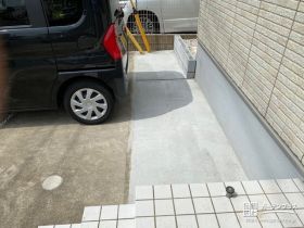 小さなスペースも舗装して、駐車スペースを拡張