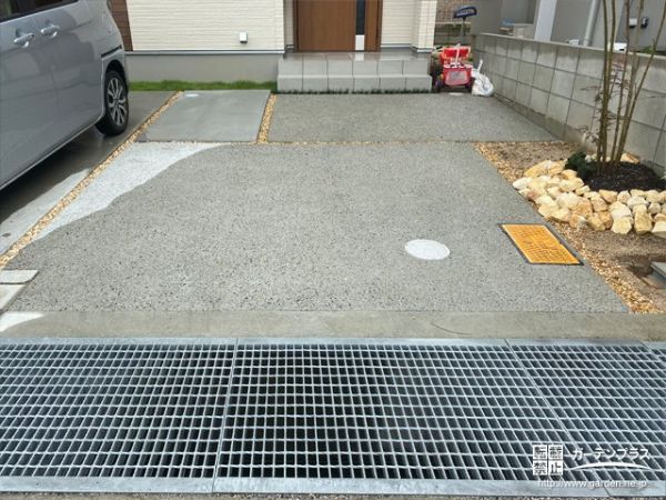 駐車スペースとしても利用できるアプローチ舗装工事