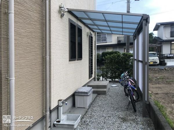 No.13273 雨風を防ぐ駐輪スペース用のテラス屋根設置工事