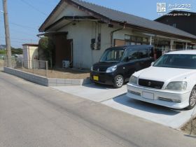 敷地内の別宅も駐車スペースまわりを舗装