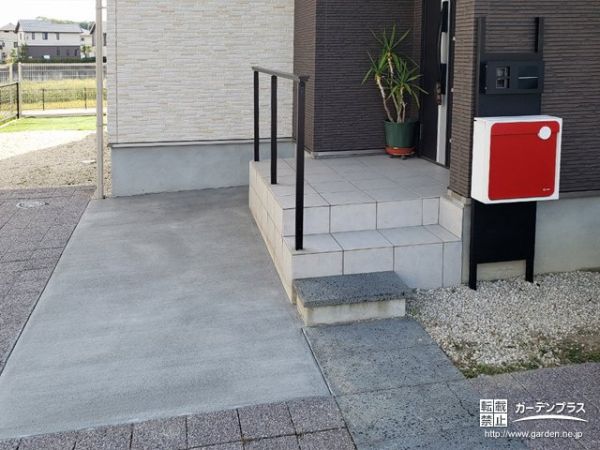 駐輪スペースに使えるアプローチまわり舗装工事