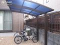 爽やかなダークブルーのサイクルポート