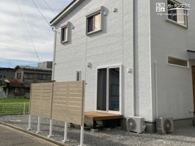 雑草に悩まされないシンプルで明るい新築外構工事