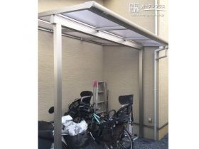 テラス屋根を代用したサイクルポート