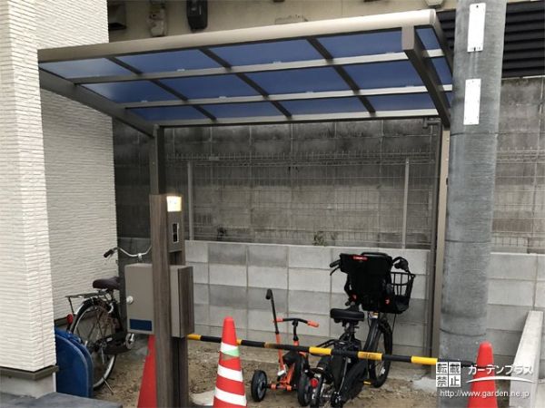 No.14755 玄関脇のスペースにぴったり納めたサイクルポート設置工事