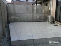 清潔感のある白いタイルデッキ