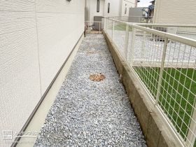 景観を整えるとともに雑草・防犯対策にもなる犬走りの施工