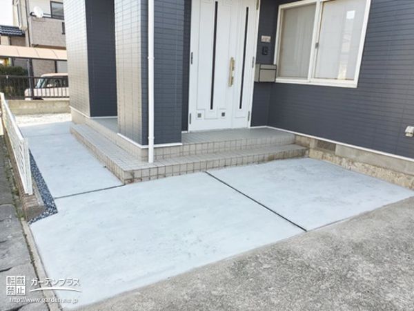 玄関アプローチを均一に整える土間コンクリート打設工事