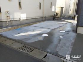 目地からも雨水を吸収する駐車スペース