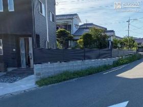 道路境界の目隠しフェンス