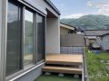 お住まいの形状を活かしたウッドデッキ