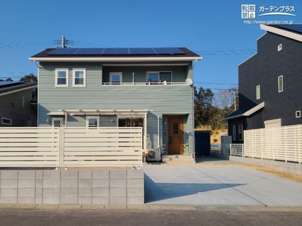 No.16793 西海岸スタイルのお住まいに合わせた爽やかな新築外構