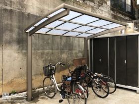 自転車を雨風から守るサイクルポートと物置設置工事