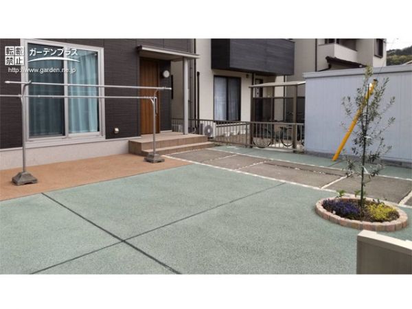 No.16983 お子さまが気兼ねなく水遊びができる透水性コンクリート舗装工事