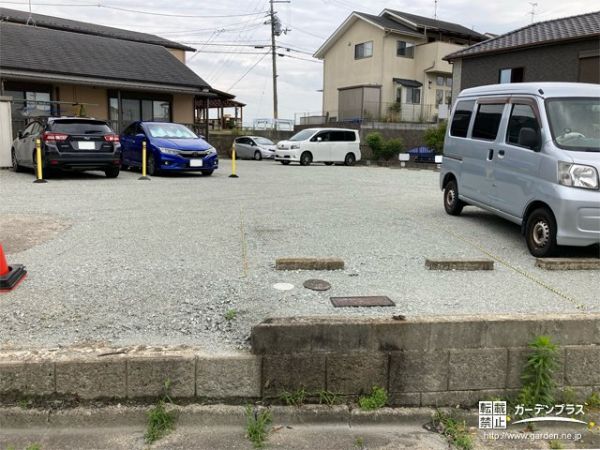 No.17114 広い駐車スペースをローメンテナンスにする雑草対策工事