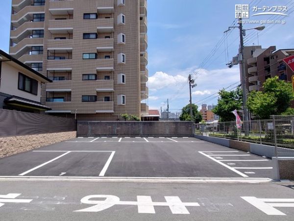 広いお庭を有効活用できる駐車場工事