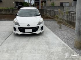 駐車スペースと植栽スペース