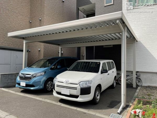 爽やかな白いフレームでしっかりお車を守るカーポート設置工事