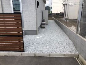 建物まわりを清潔に保つ雑草対策