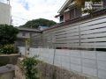 擁壁上のお庭を守るアルミ製目隠しフェンス設置工事