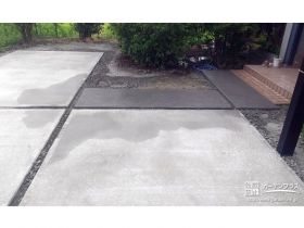 スムーズにお車を入出庫できるコンクリート舗装の駐車スペース工事