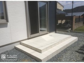 積雪にも耐えられるタイルテラス工事