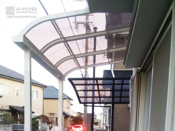 雨の日でも楽々にお洗濯ができるテラス屋根の設置工事