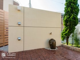オシャレでありながら利便性を追求した壁