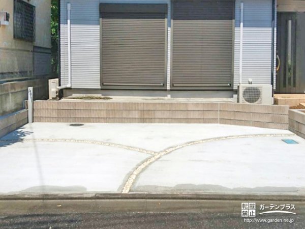 No.6503 優しい曲線の砂利目地と繊細な凹凸ラインの土留めと花壇の駐車スペース設置工事