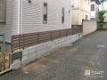 太い横のラインが精悍な外周フェンス