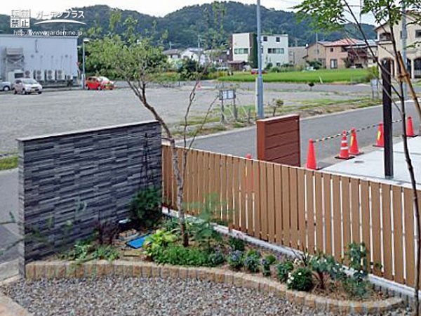 No.6643 川砂利に流れるような曲線花壇の植栽が美しいアプローチのリフォーム工事