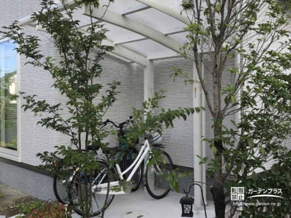 雨から自転車を守るサイクルポートの設置工事