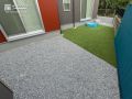 砂利と芝の切り替えデザインが美しい主庭