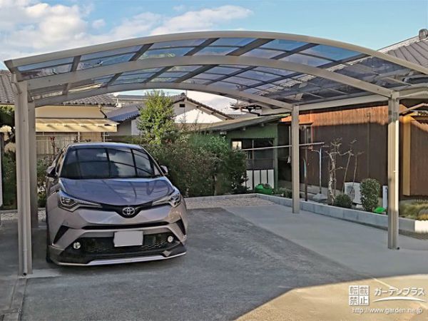 No.7265 やわらかな曲線のアール屋根が厳しい天候からお車を守るカーポート