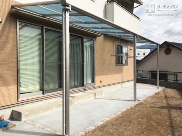 No.7885 お天気の悪い日も青空を望むような爽やかな印象のテラス屋根設置工事