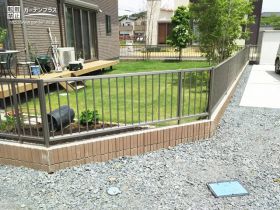 防犯効果を高めてお庭をシックに彩る境界フェンス設置工事