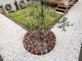 色鮮やかなレンガの植栽スペース