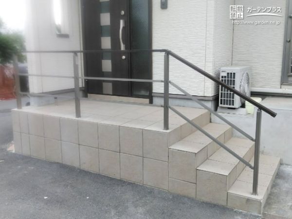 No.9168 階段からの落下を防止して歩行の安全性を高める手すり設置工事