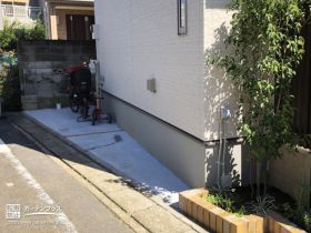 駐輪スペースとしても活躍する軒下